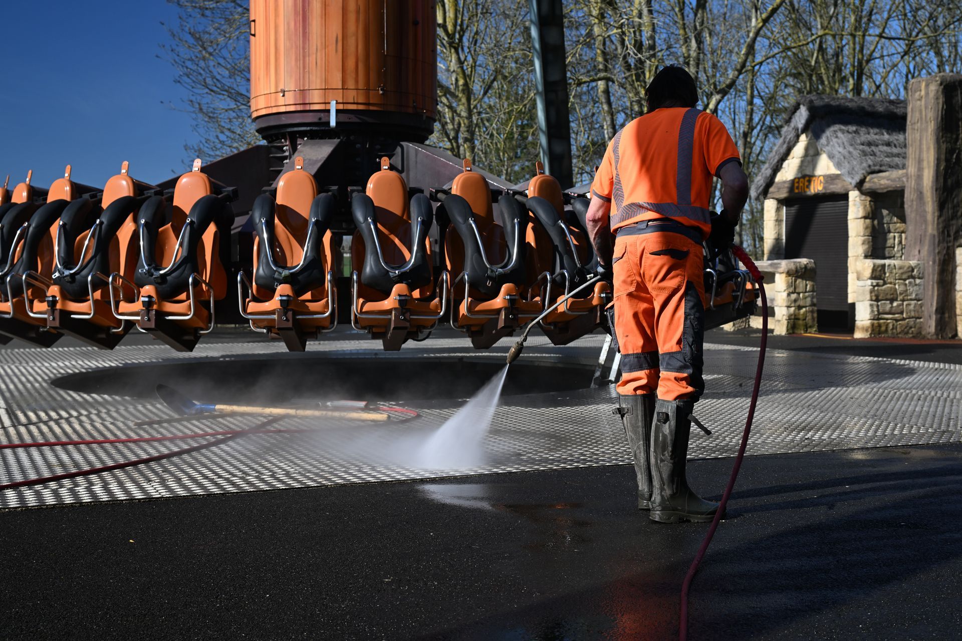 Décapage d'une plateforme de manège 3