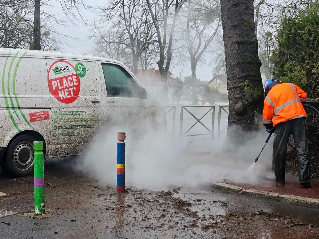 Nettoyage à haute pression d'un espace public
