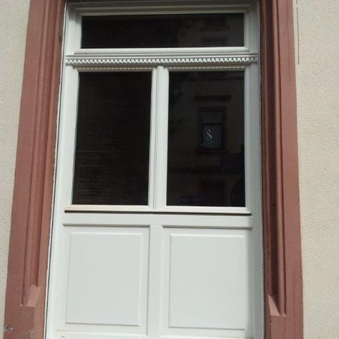 Außenansicht Altbau - Fenster