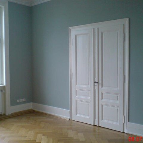 Aufgearbeitete Flügeltüren