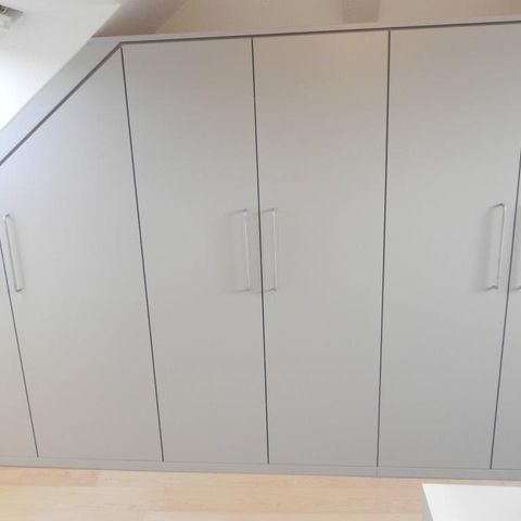 Einbauschrank mit Schräge
