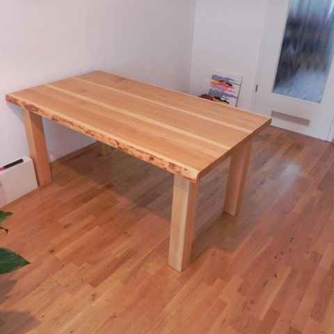 Esstisch aus Lärche