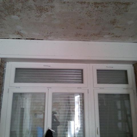 Innenansicht mit Rollladenkasten