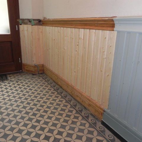 Wandverkleidung laut Muster