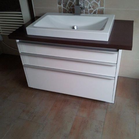 Waschtisch mit Auszügen