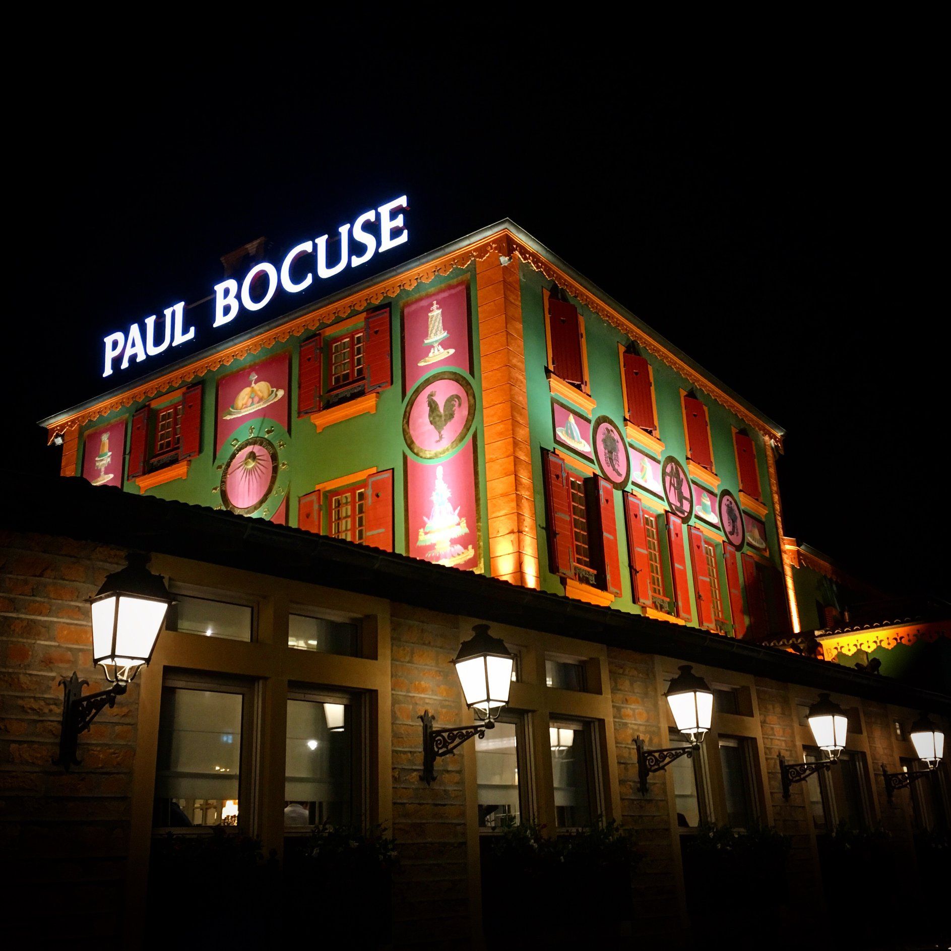 Éclairage du restaurant Paul Bocuse