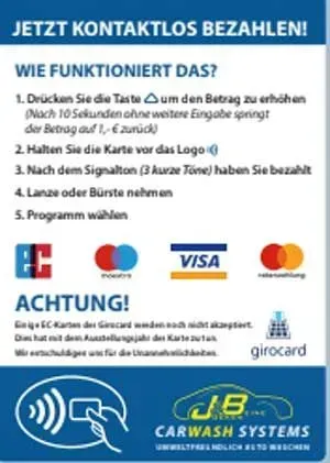 Anleitungsplakat zum kontaktlosen Bezahlen in einer Autowaschanlage. Es zeigt die Zahlungsschritte, Kartenlogos (EC, Maestro, Visa, Mastercard) und ein girocard-Logo.