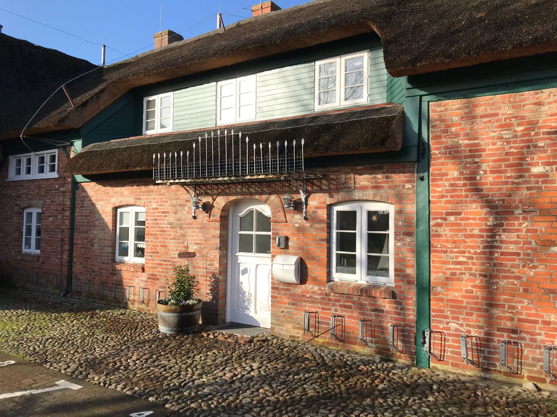 Der Eingang zur Wohnung: Gepflegt und ansprechend dekoriert.