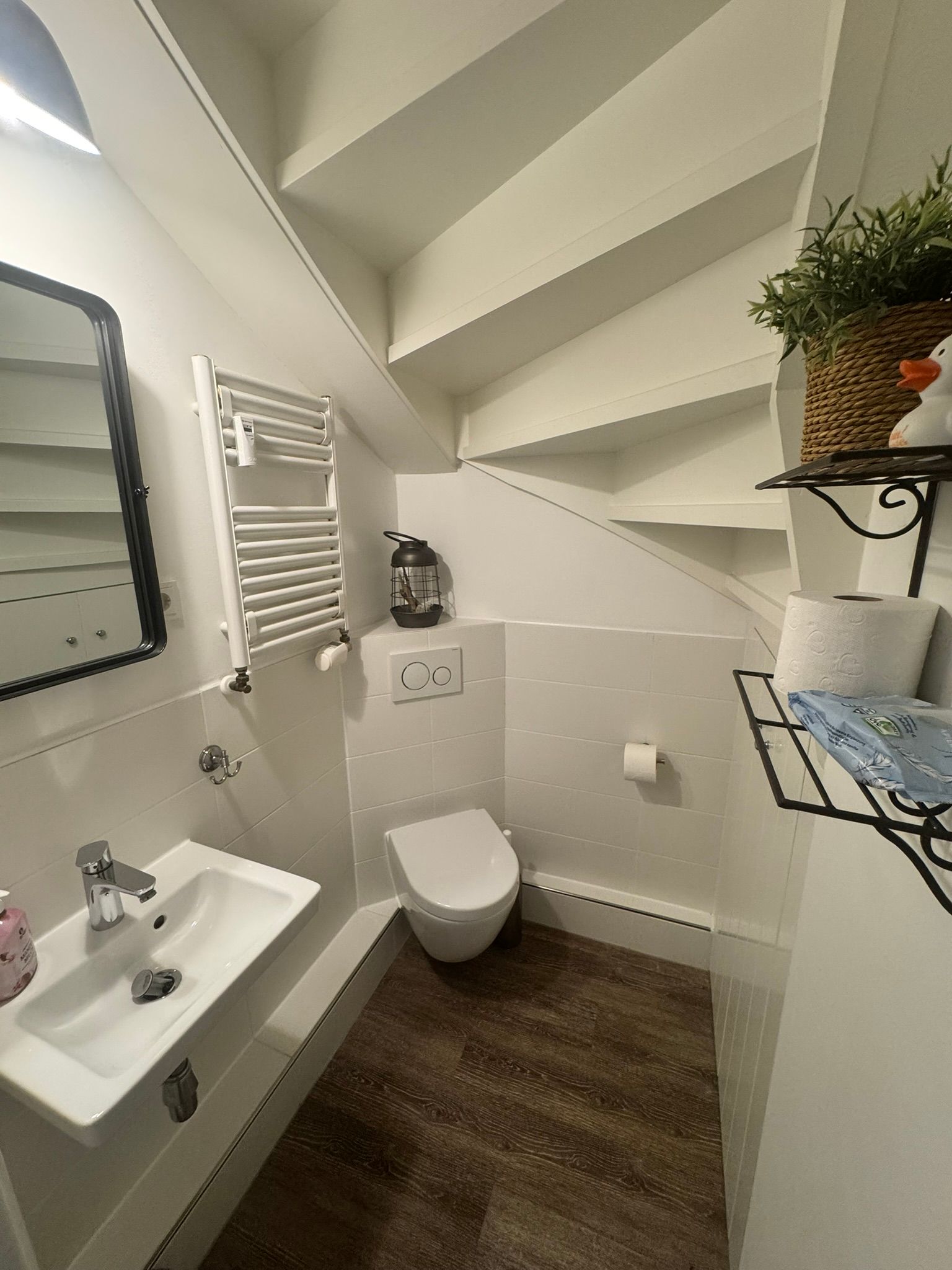 Das Gäste-WC im Erdgeschoss ist die perfekte Ergänzung, gerade wenn man mit vier Personen verreist.