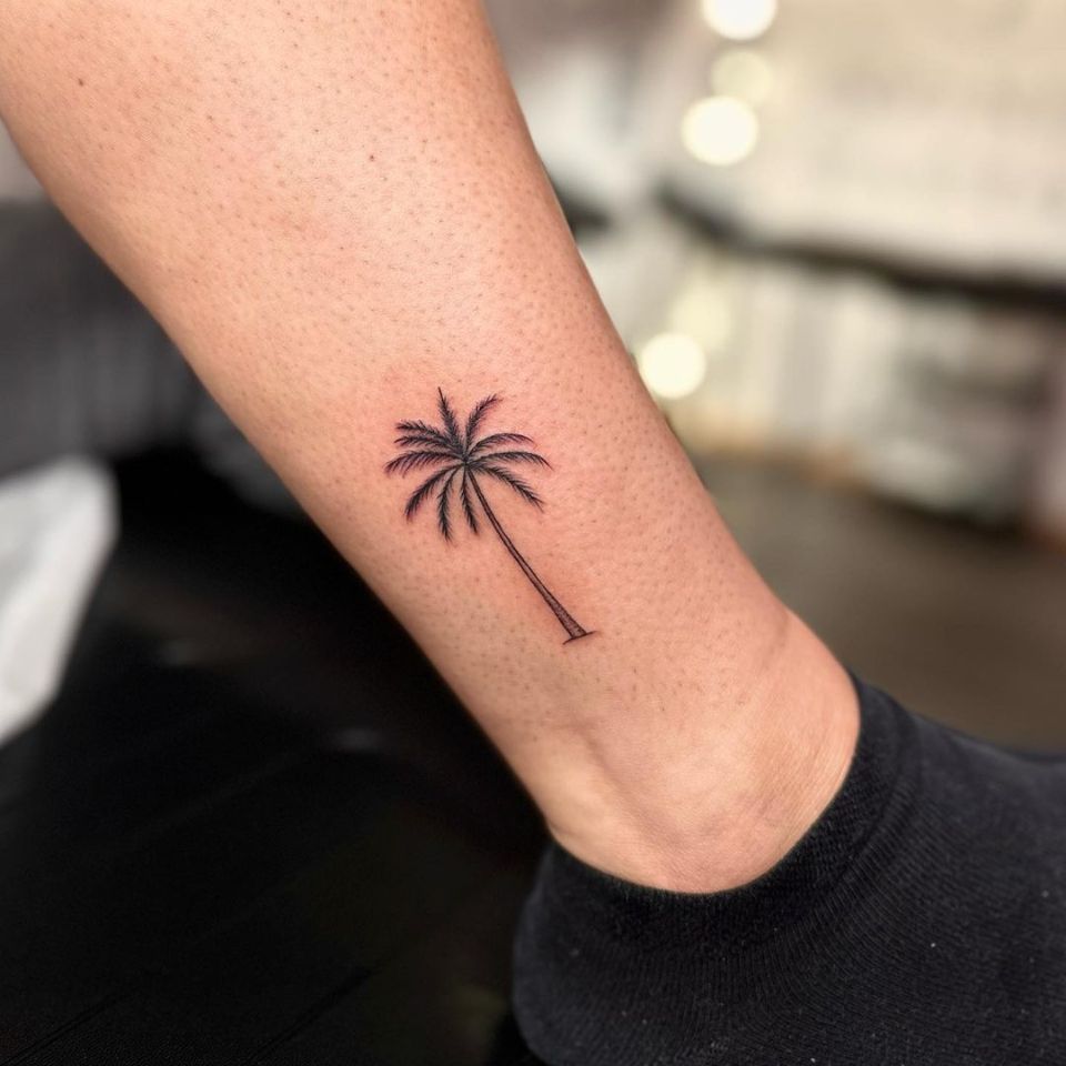 Palmentatto oberhalb der Ferse