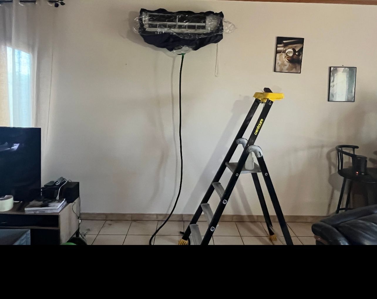 Unité de climatisation et escabot