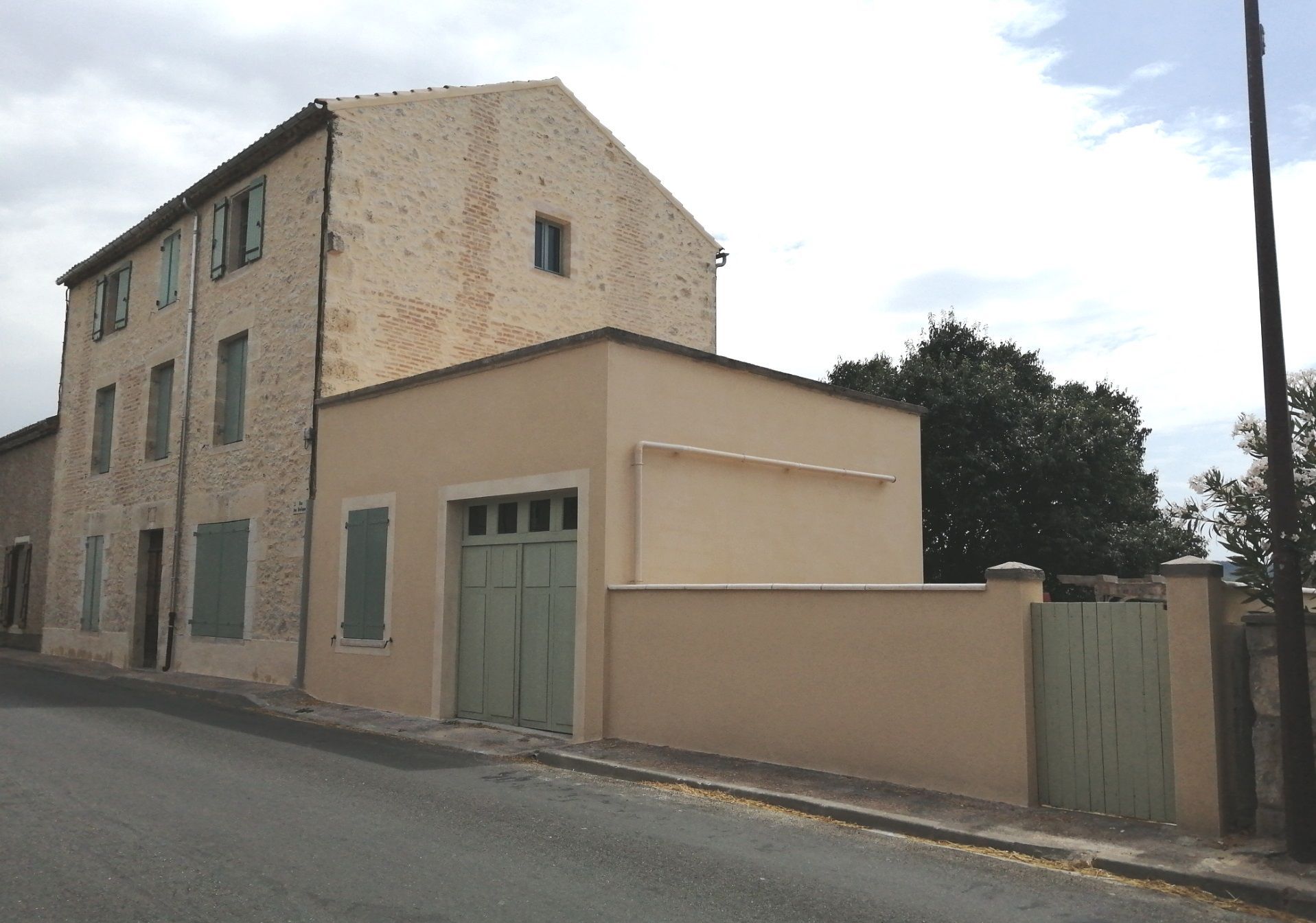 Réfection des façades d'une maison à Puy l'Evêque