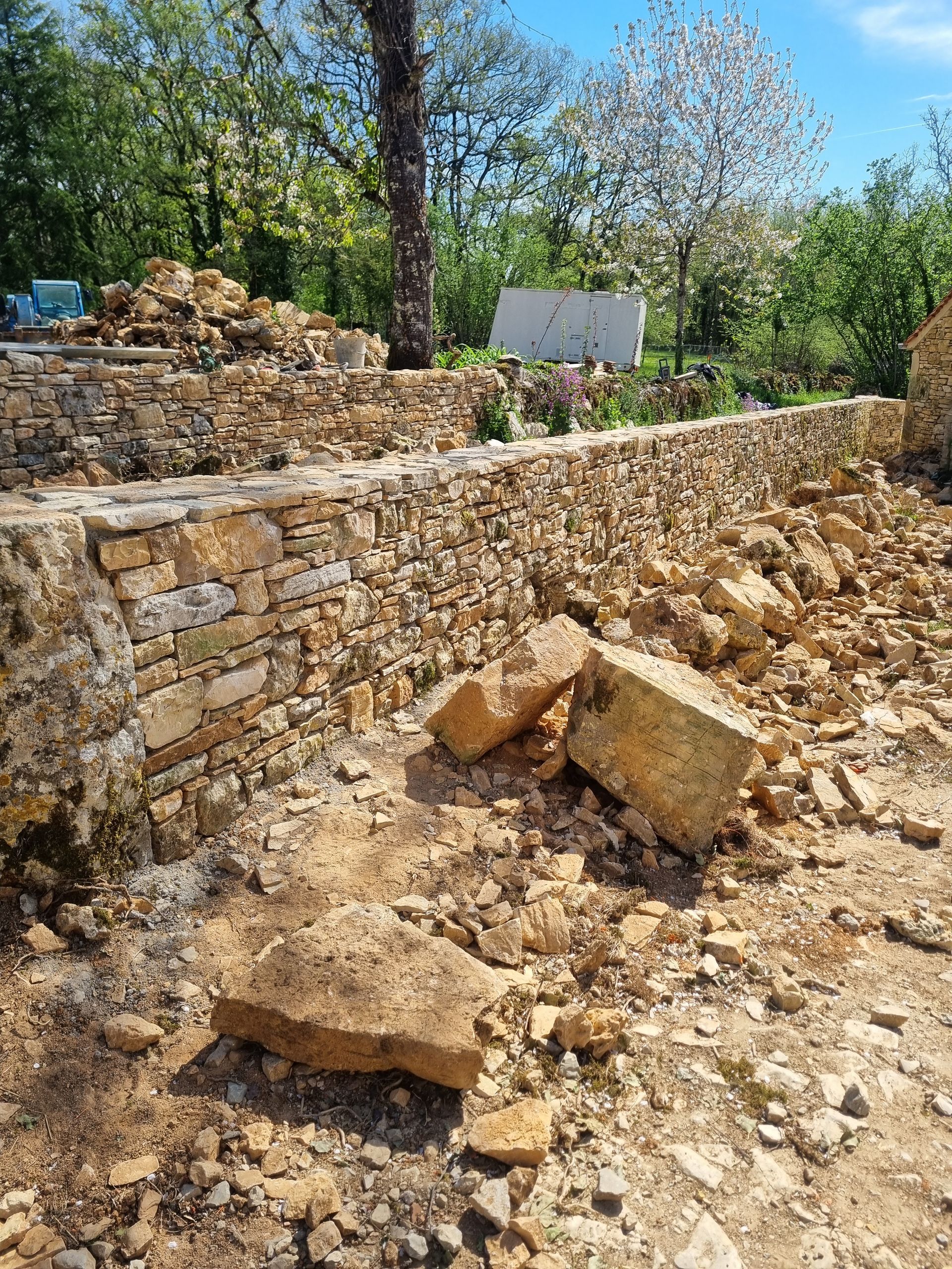Reconstruction de murs en pierre