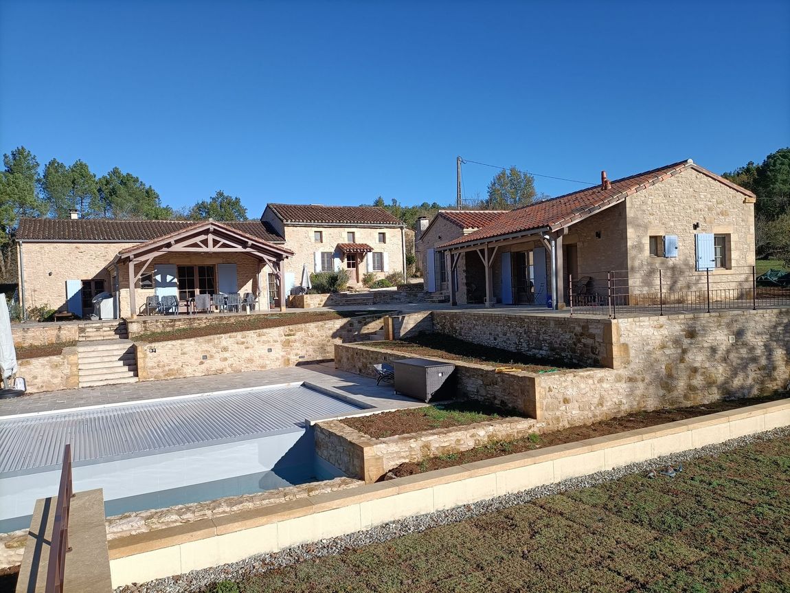 Construction de piscine et aménagement extérieur