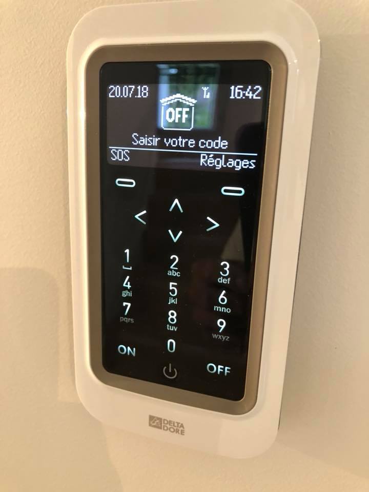console de commande domotique alarme
