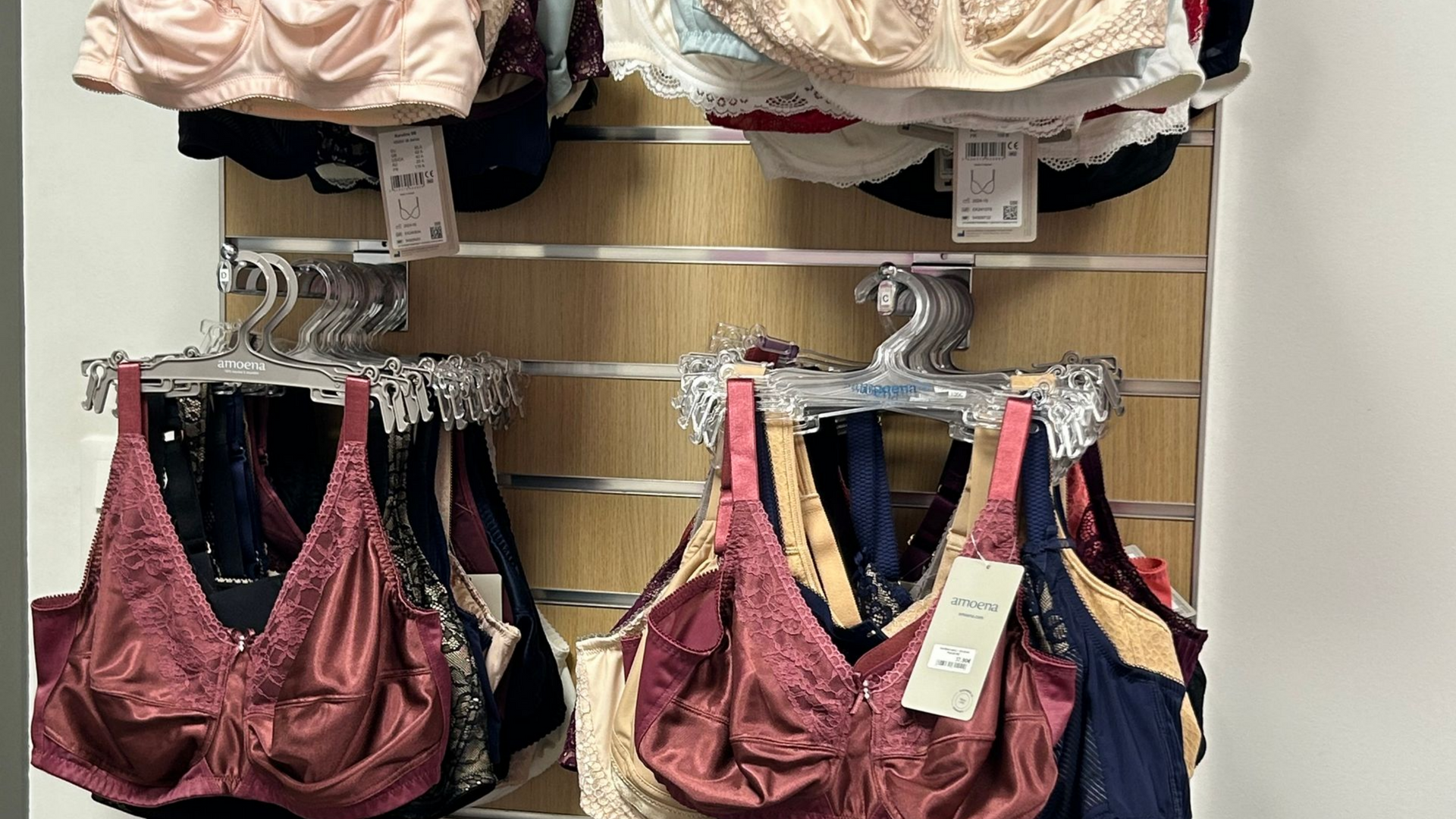 rayon de sous-vetêments de la Pharmacie Mesnard