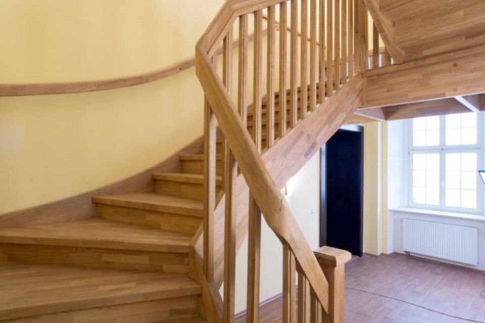 Rustikale Treppe aus Holz