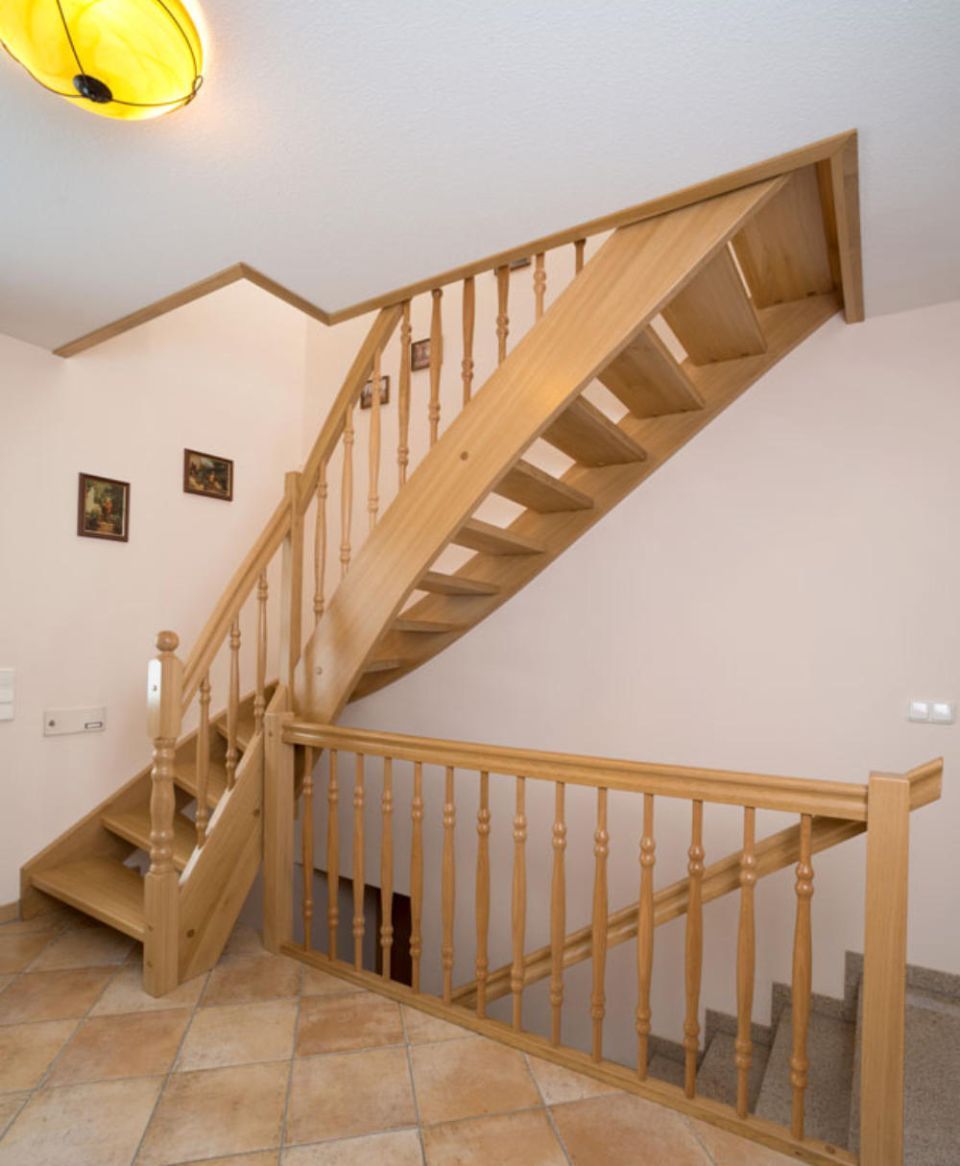Rustikale Treppe aus Holz