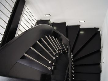 schwarze Bolzentreppe