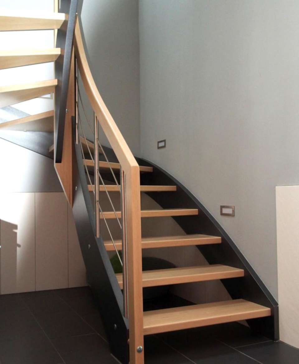 Wangentreppe aus Holz