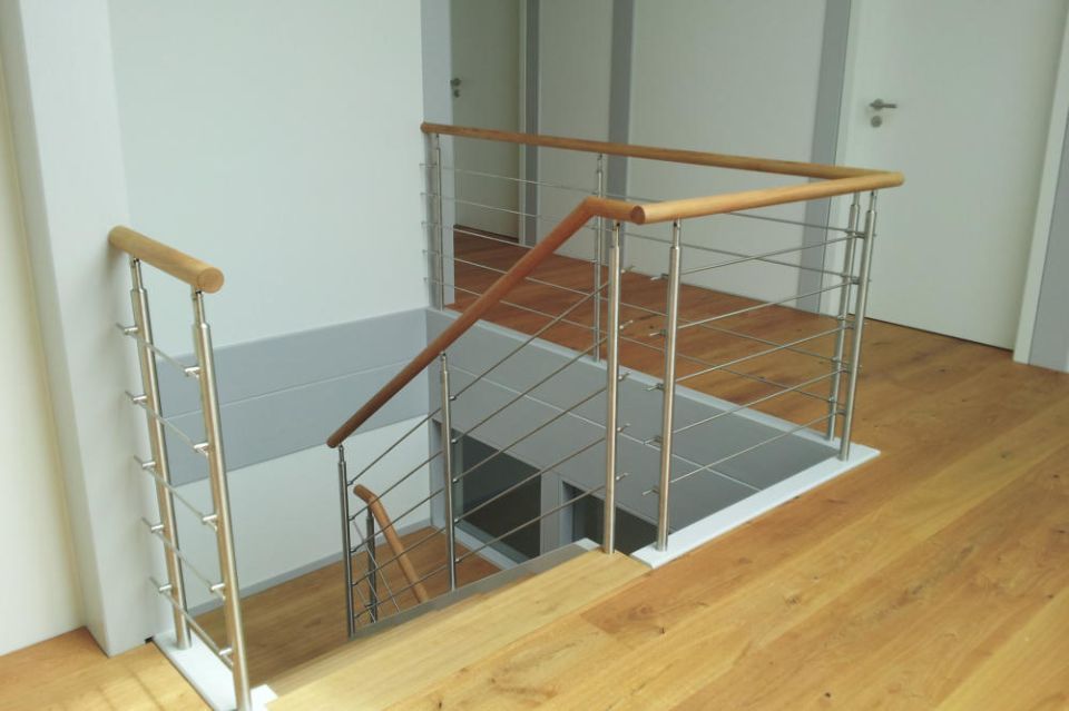 Modernes Edelstahl-Geländer