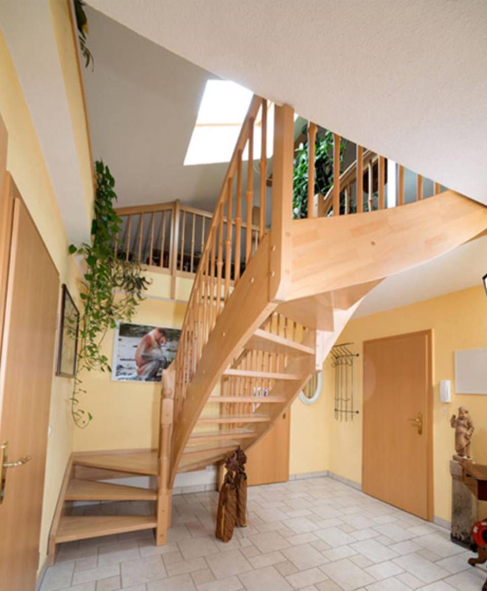 Rustikale Treppe aus Holz