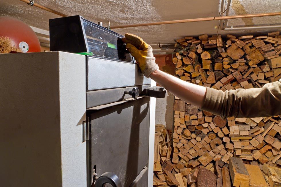 Chaudiére à bois dans un sous sol