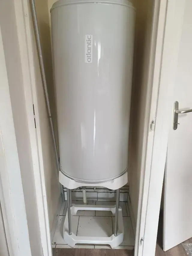 Un chauffe-eau électrique