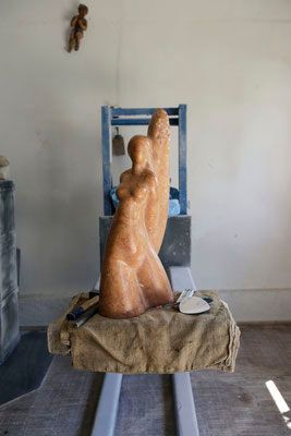 Skulptur einer Frau | Bildhauer Urs Imhof | Haus zum Steigbrunnen | Klingnau