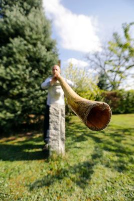 Tageskurs Digeridoo | Bildhauer Urs Imhof | Haus zum Steigbrunnen | Klingnau