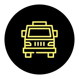 Un icono de autobús amarillo en un círculo negro sobre un fondo blanco.