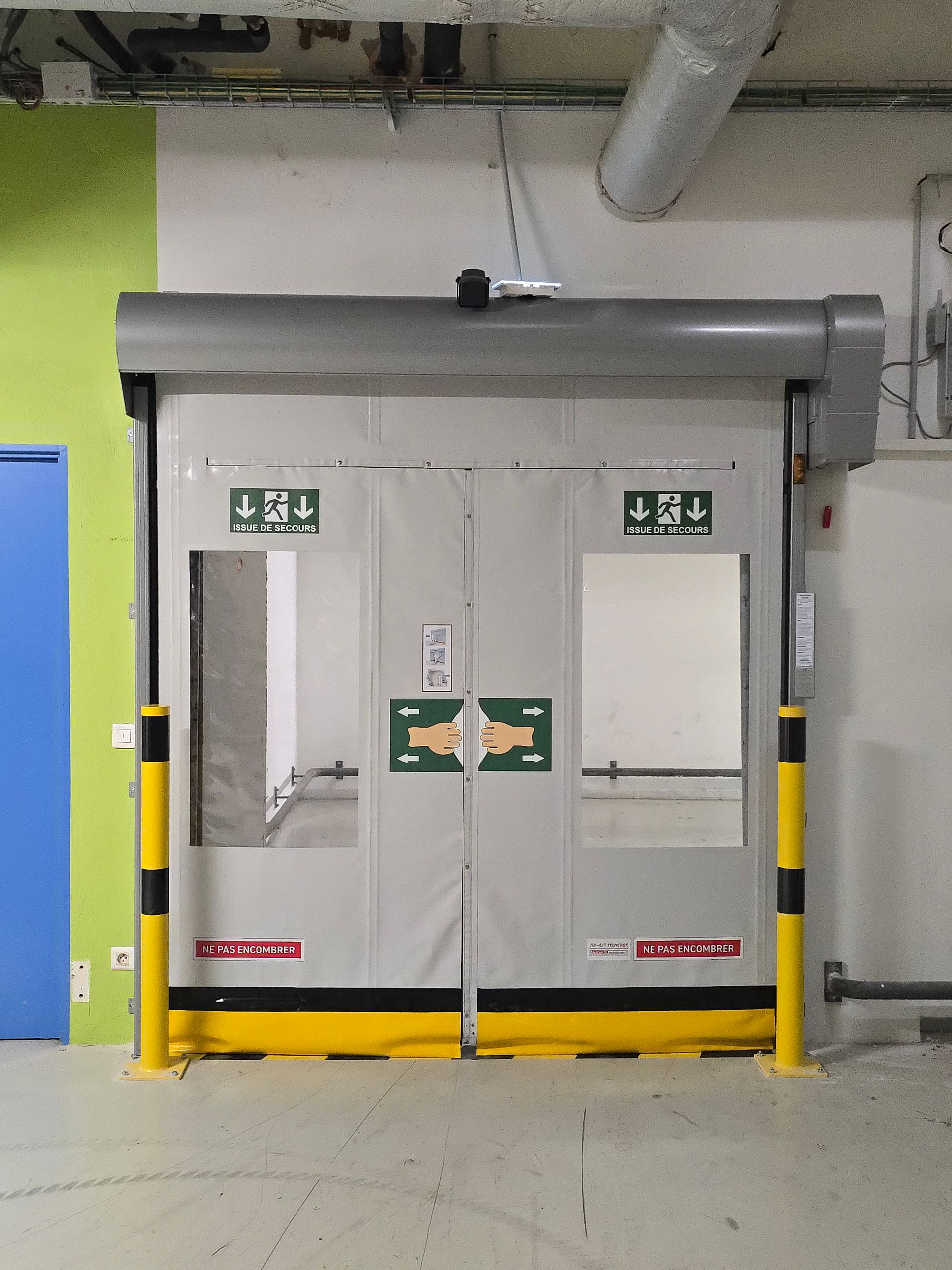 Installation de portes rapides -  pose de portes souples à Nice Alpes-Maritimes Installation réparation maintenance cannes Antibes Carros - zone industrielles - portes automatique
