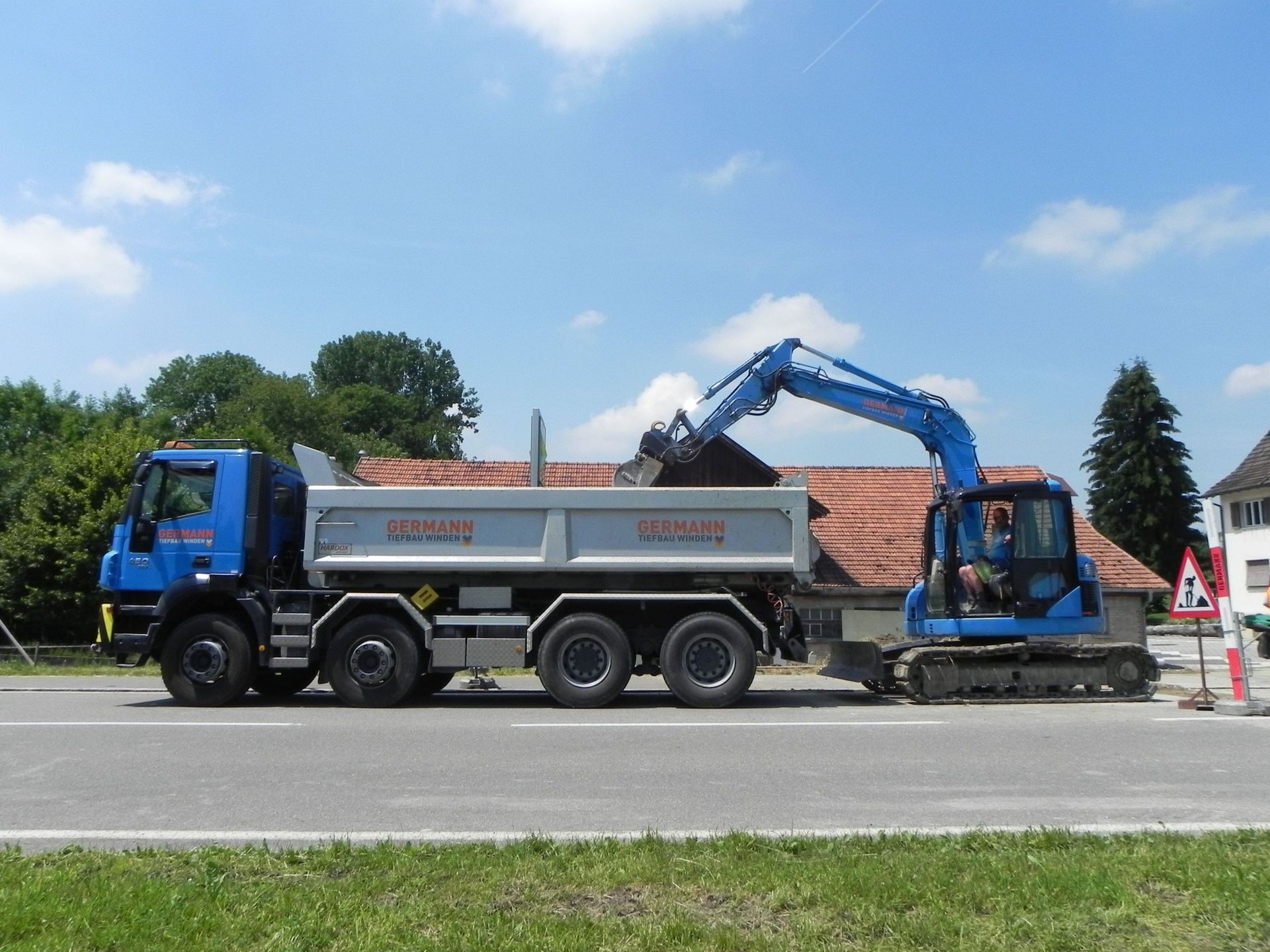 Tief-und Strassenbau, Aushub und Umgehungsarbeiten Winden