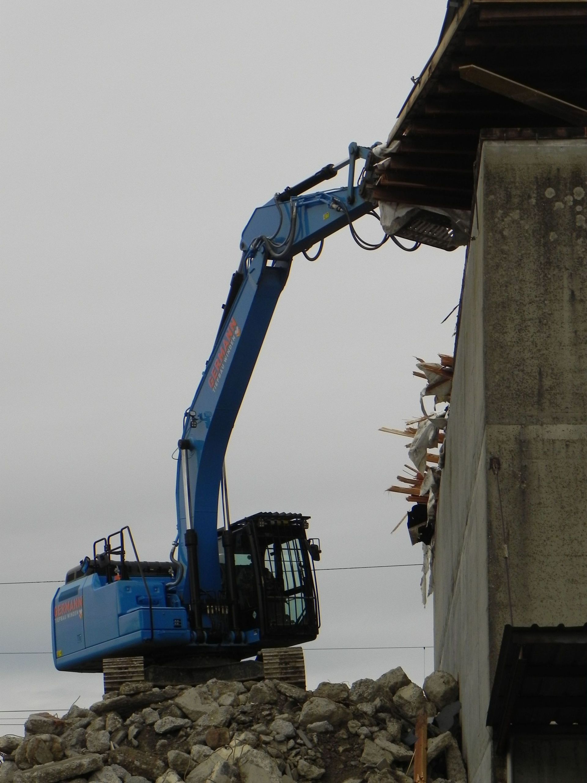 Tief-und Strassenbau, Aushub und Umgehungsarbeiten Winden