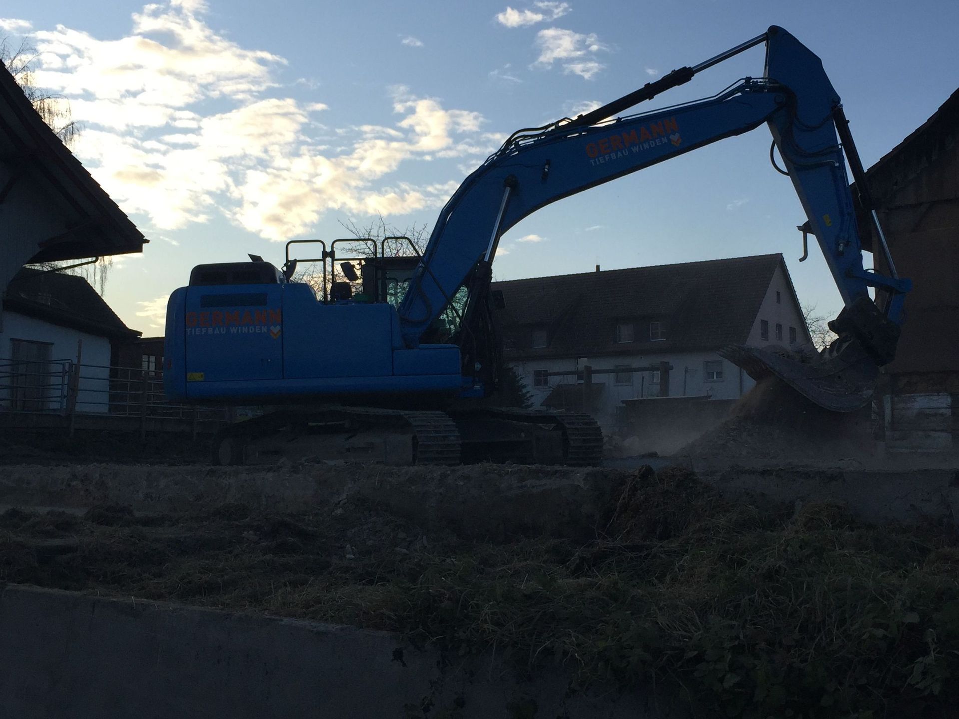 Tief-und Strassenbau, Aushub und Umgehungsarbeiten Winden