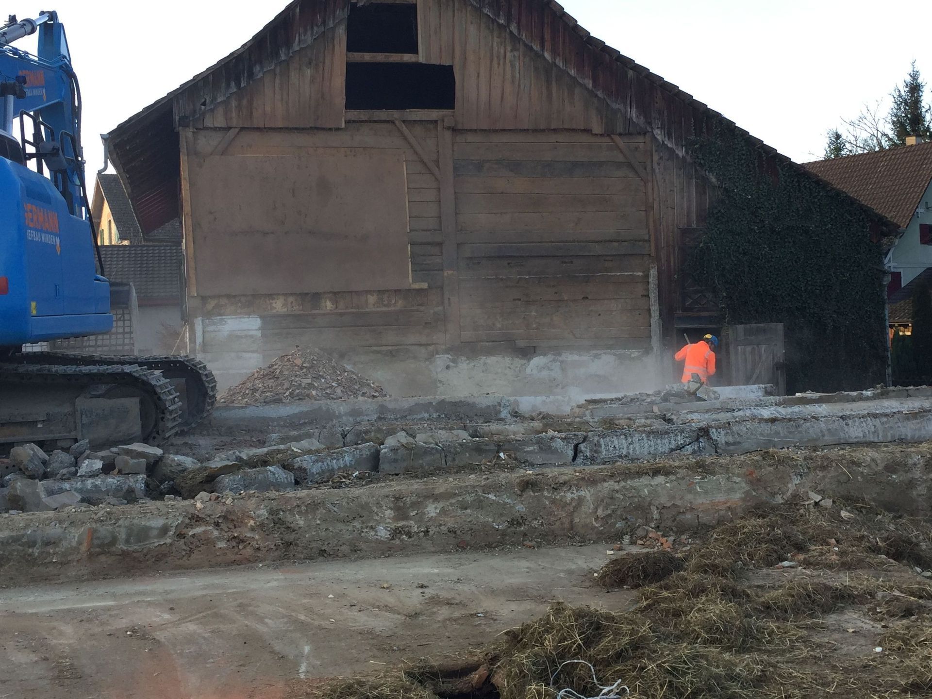 Tief-und Strassenbau, Aushub und Umgehungsarbeiten Winden