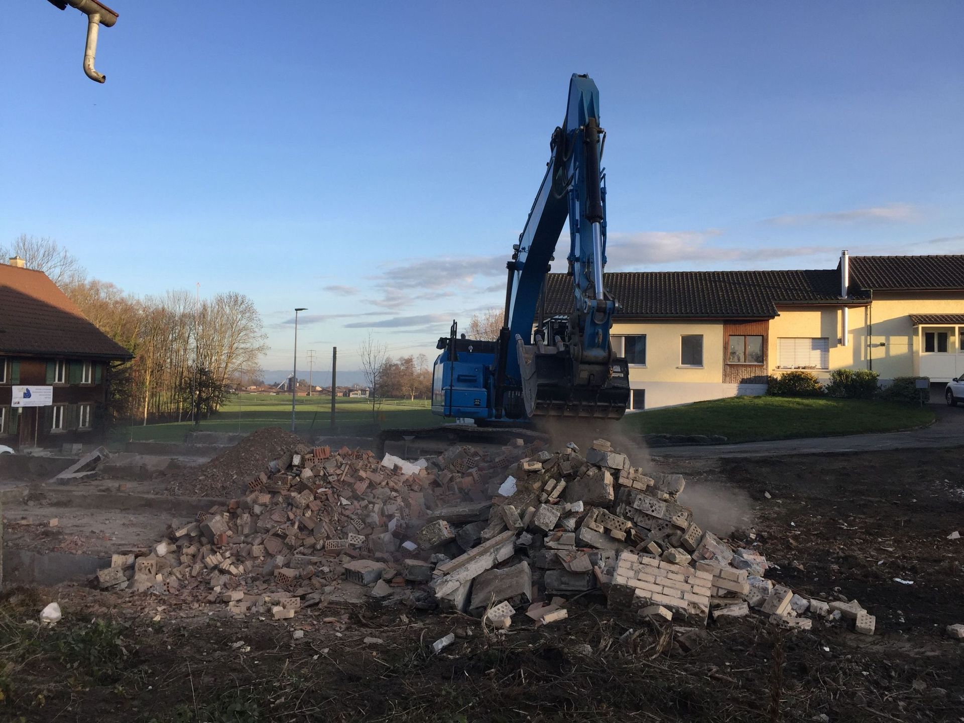 Tief-und Strassenbau, Aushub und Umgehungsarbeiten Winden