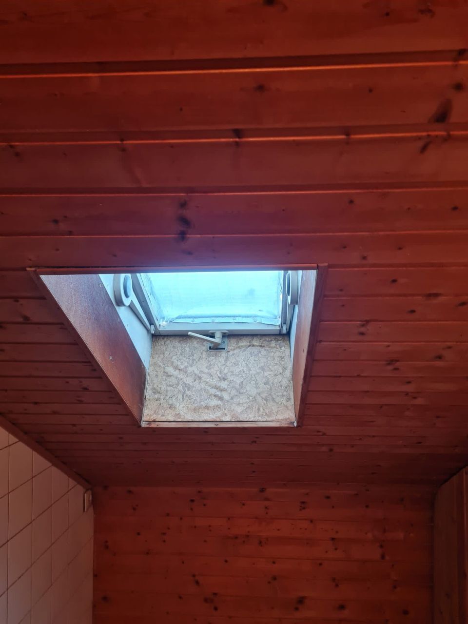 Eingebautes Dachfenster von BS Bauelemente GmbH - Vorher