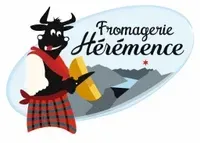 Taureau de dessin animé portant une écharpe rouge coupant du fromage, « Fromage Hérens » sur fond de paysage montagneux.