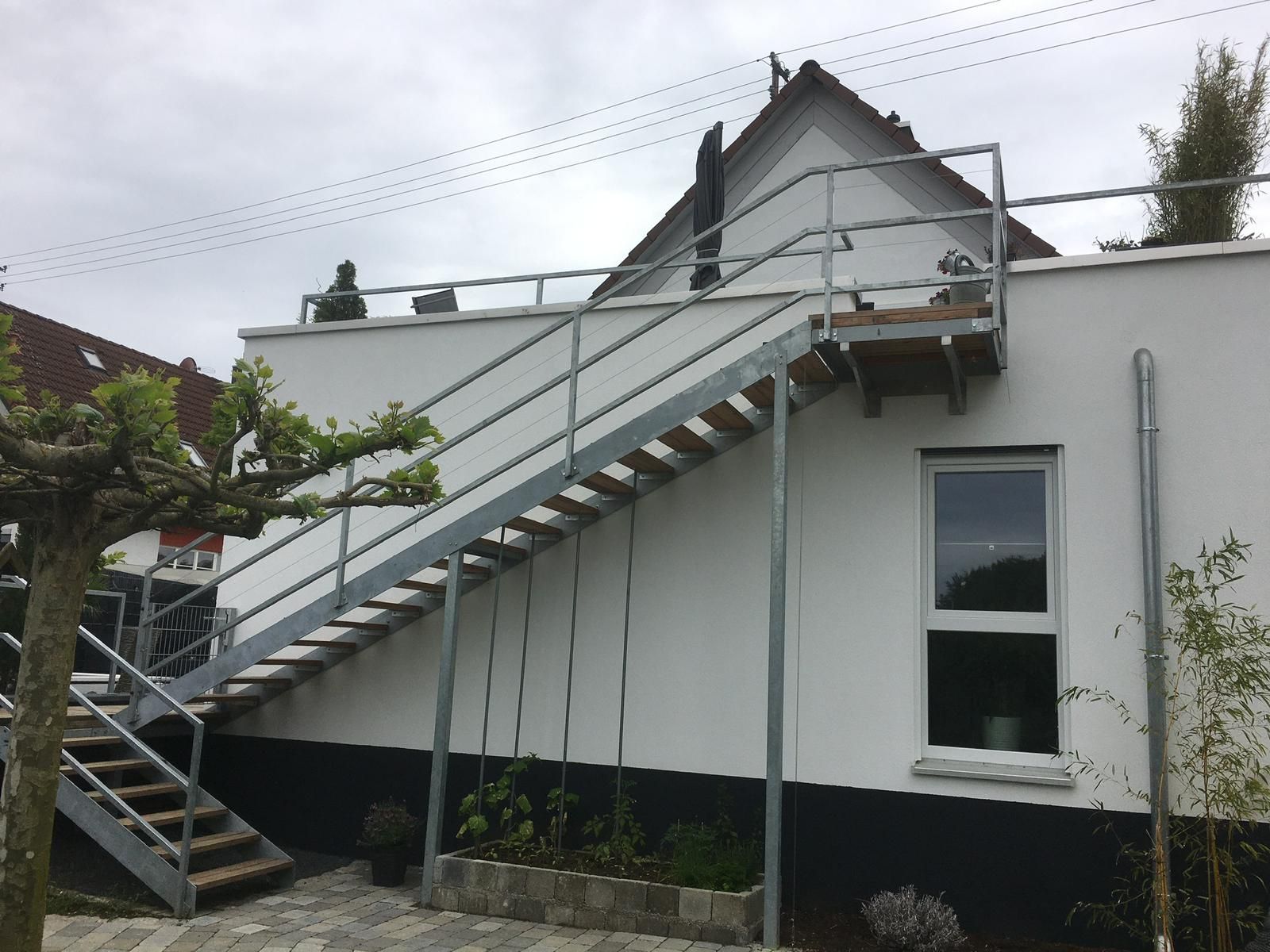 METALLBAU / SCHLOSSEREI