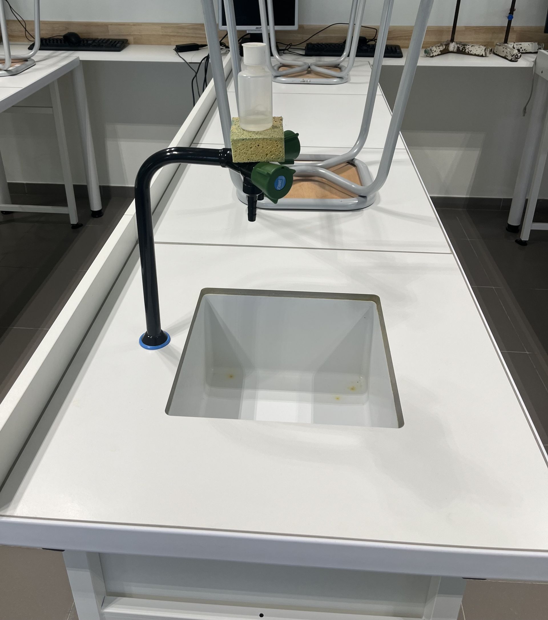 Nettoyage de fin de chantier, dépoussiérage après travaux.