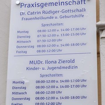 Türschild Frauenärztin Dr. med. Catrin Rüdiger Gottschalk