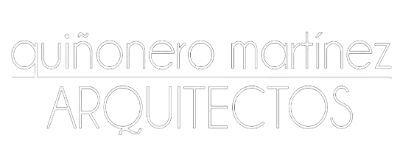 Logotipo Quiñonero Martínez Arquitectos
