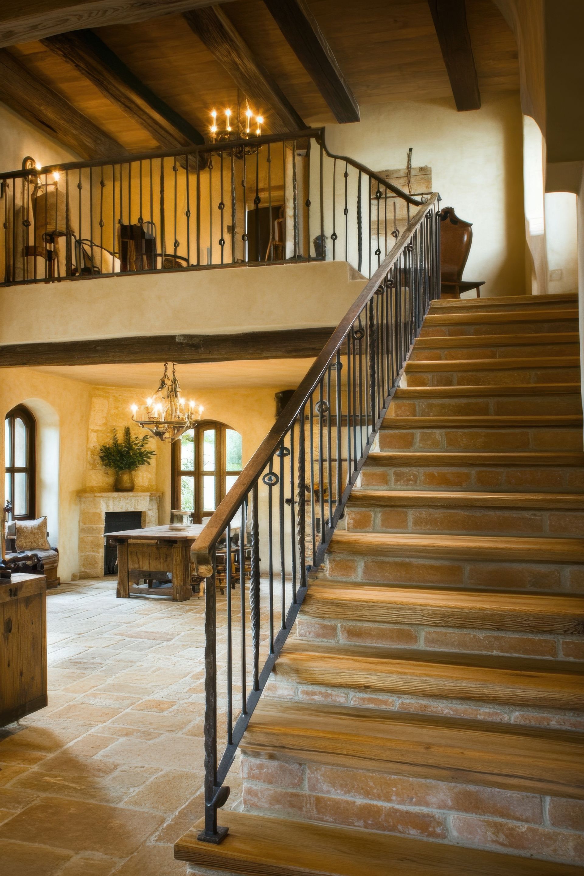Escalier en pierre et garde-corps en fer