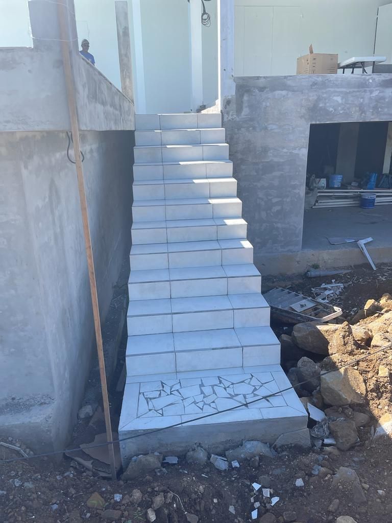 Un escalier en construction.