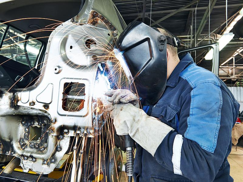 Carrosserie en travaux chalumeau