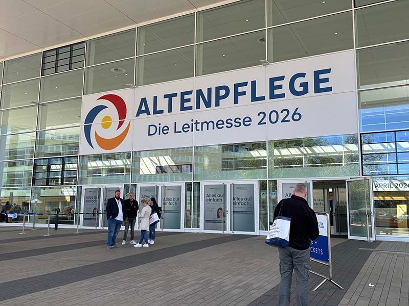 Eingangsbereich der Messe Essen mit dem Hinweis zur Messe 