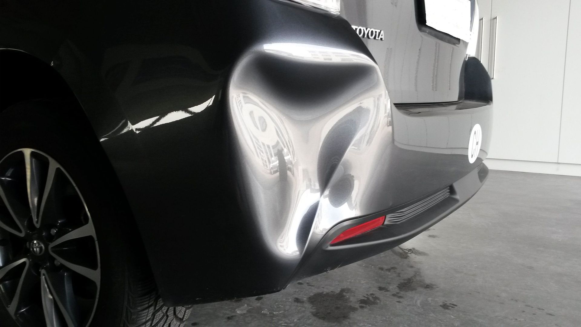 Volgger Carrosserie und Spritzwerk - Toyota Kunststoffreparatur