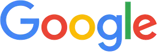 Un logotipo de Google con un arcoíris de colores sobre un fondo blanco.