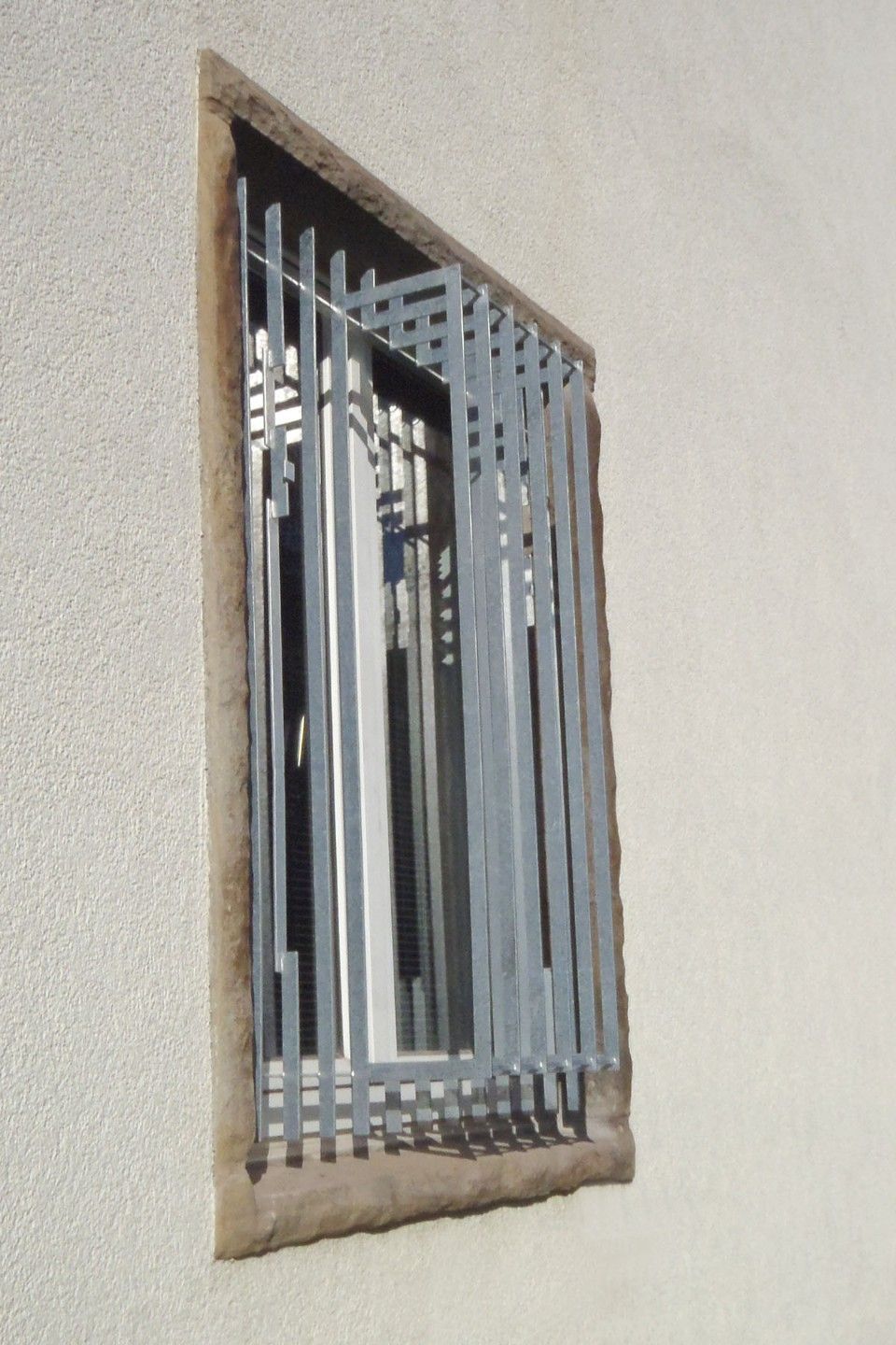 Foto eines Fenstergitters